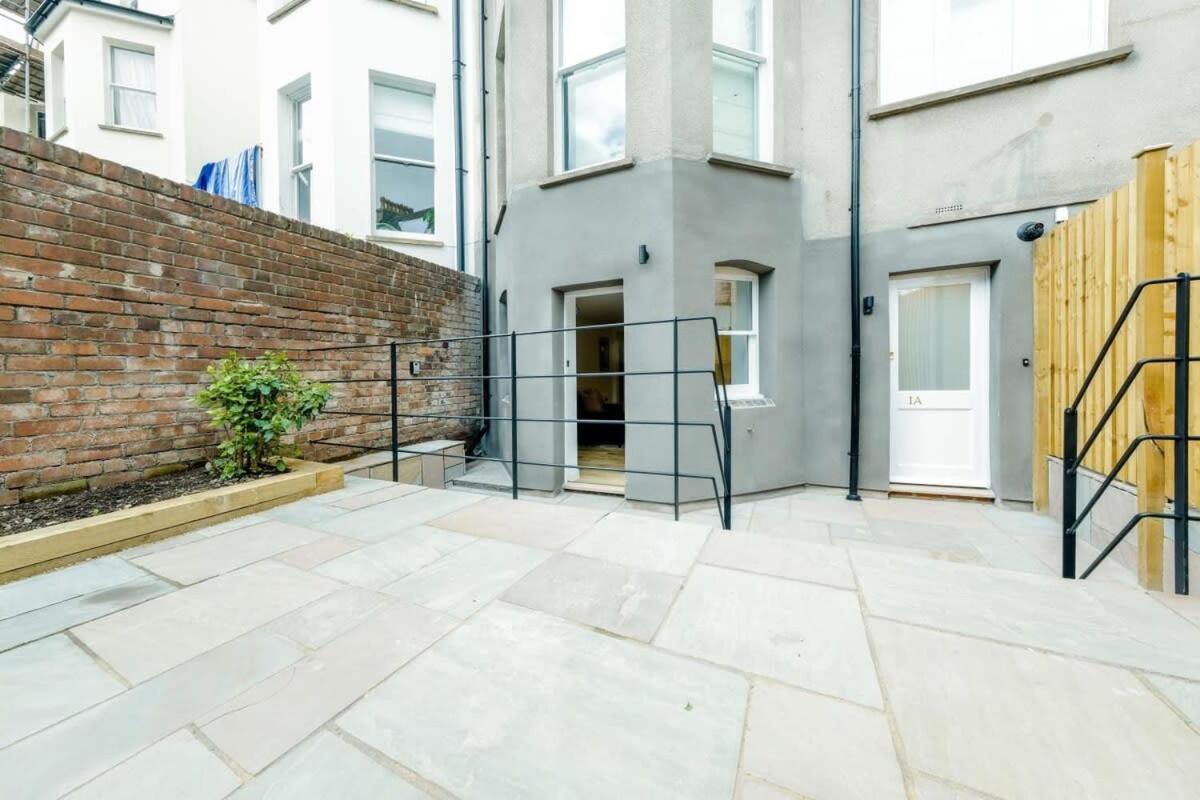 Grange Road Two Bedroom Flat * Bristol